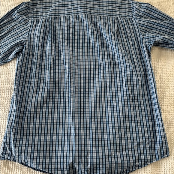 Izod Men's Navy and White Checkered Shirt - Picture 5 of 7